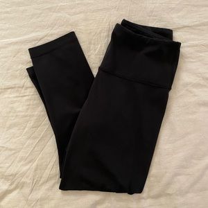 90 Degree Capri Leggings